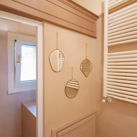 Guasto Apartment